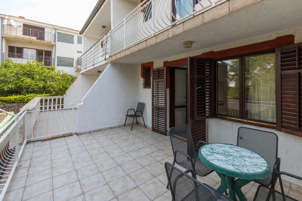 Apartment Dom Jadranovo Exterior photo