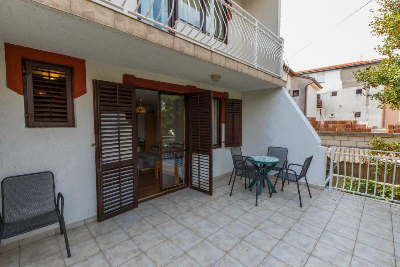 Apartment Dom Jadranovo Exterior photo